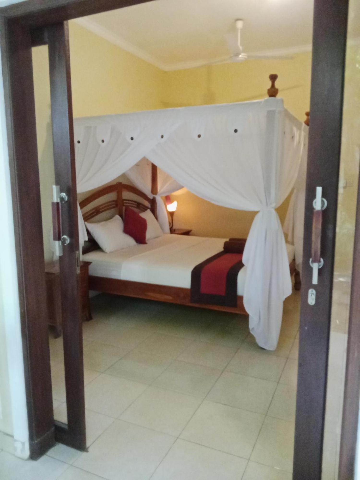 Pondok Aldi Hostel Amed Kültér fotó