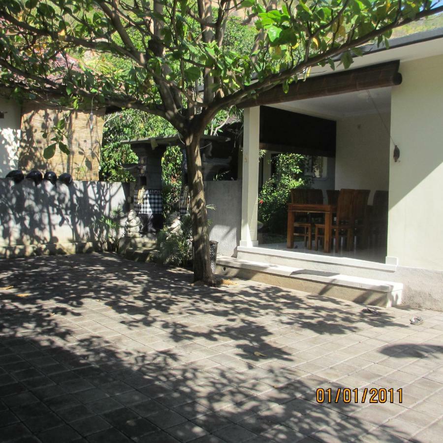 Pondok Aldi Hostel Amed Kültér fotó